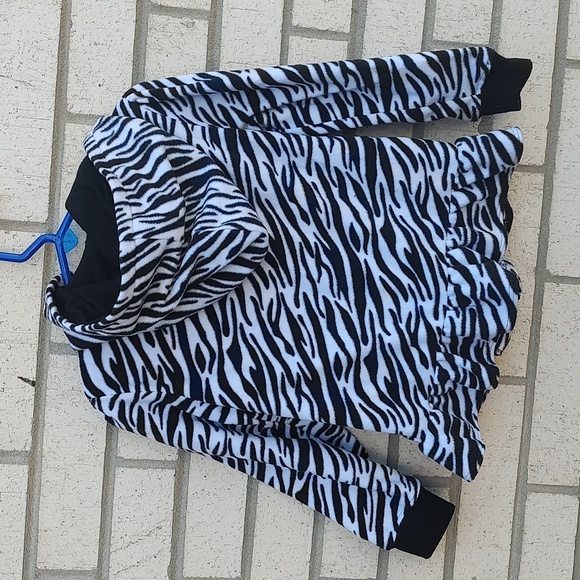 Black/white Jacket* - Picture 8 of 9